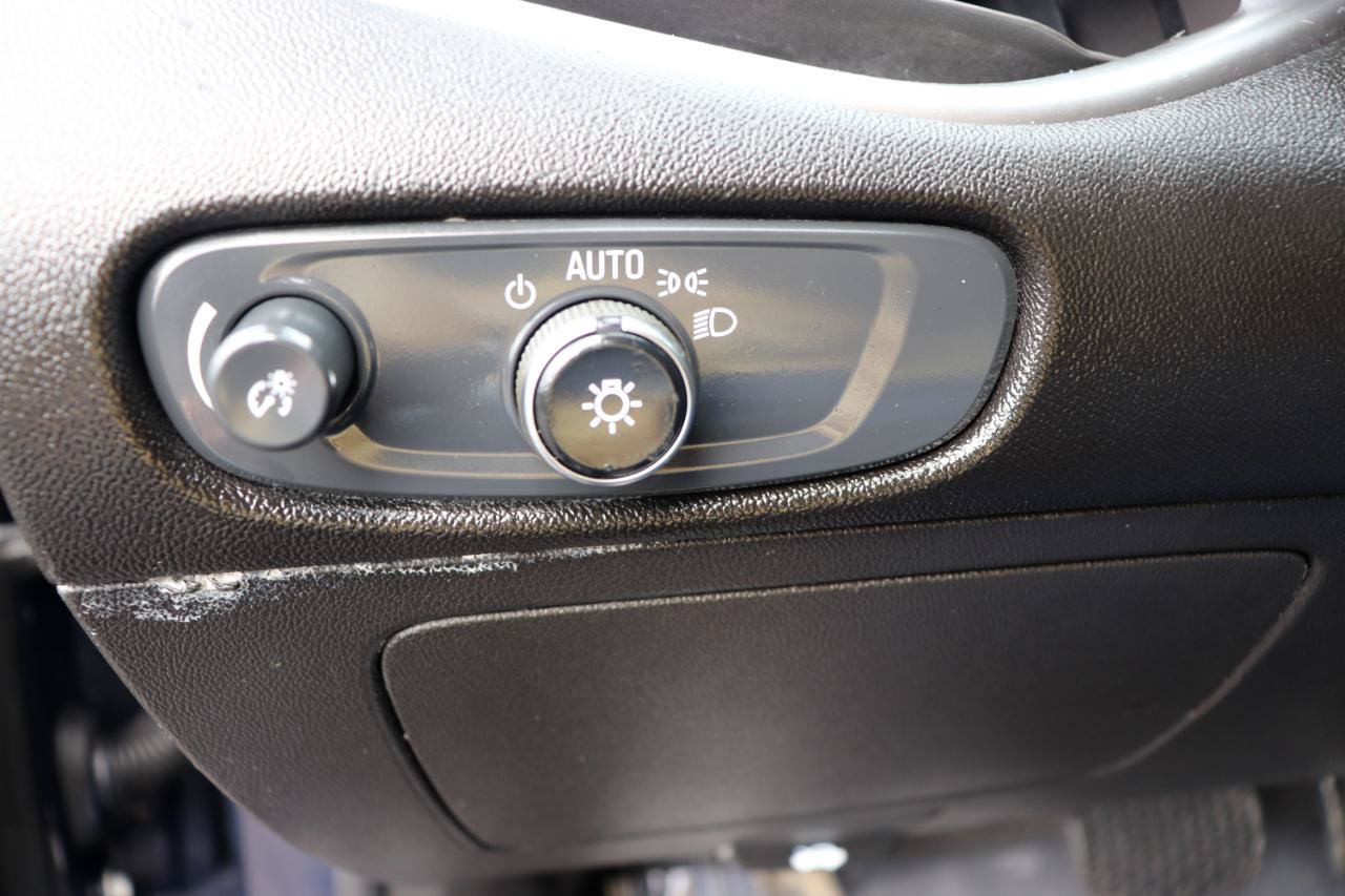 Used 2025 Chevrolet Malibu LT FWD image 38