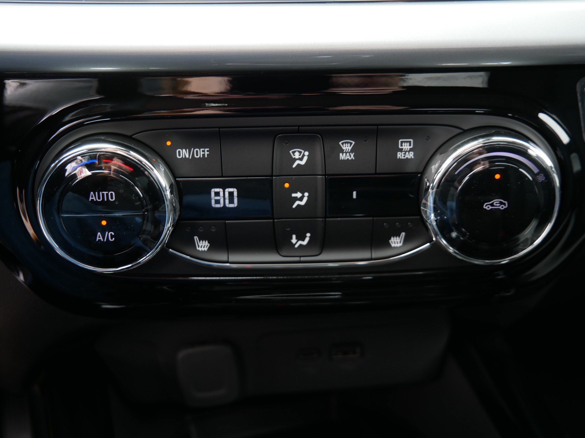 New 2026 Chevrolet Trax LT w/ Sunroof Package FWD image 8