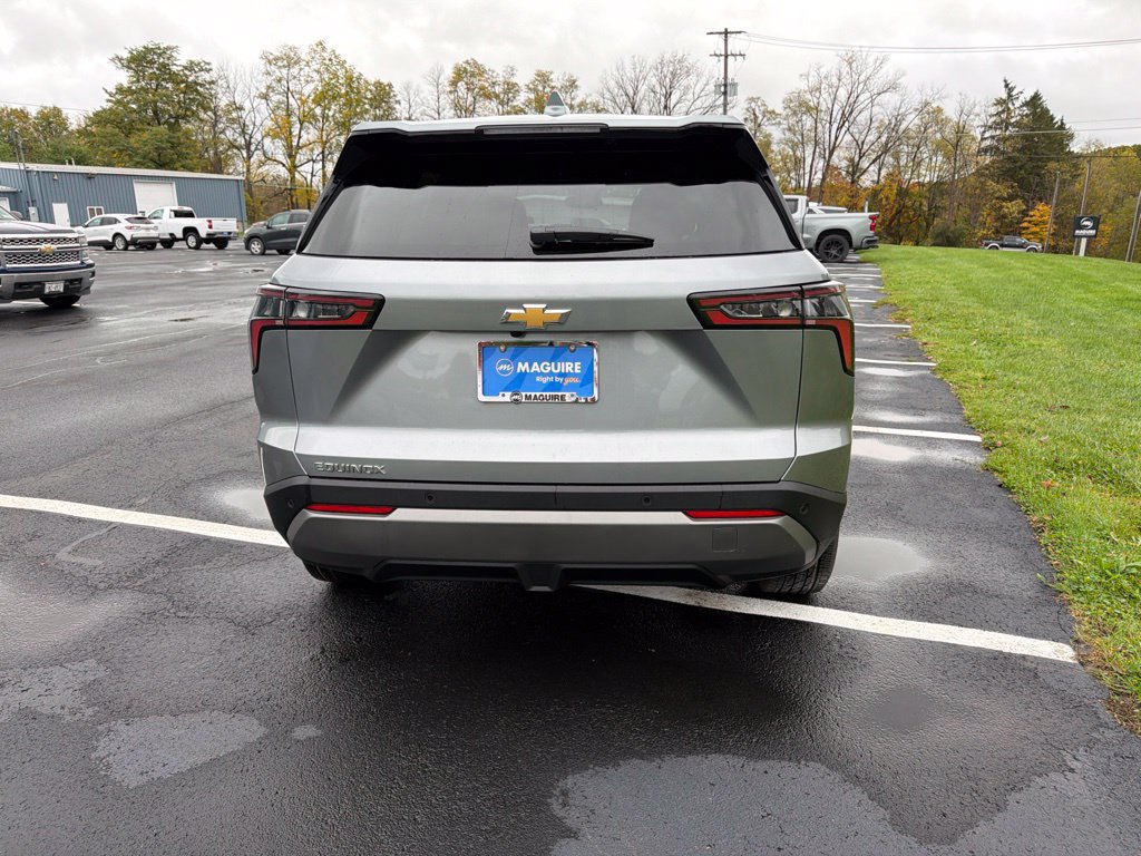 New 2027 Chevrolet Equinox LT w/ Convenience Package II FWD image 4