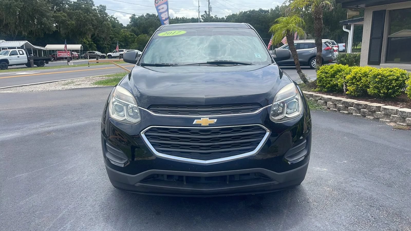 Used 2017 Chevrolet Equinox LS FWD image 2