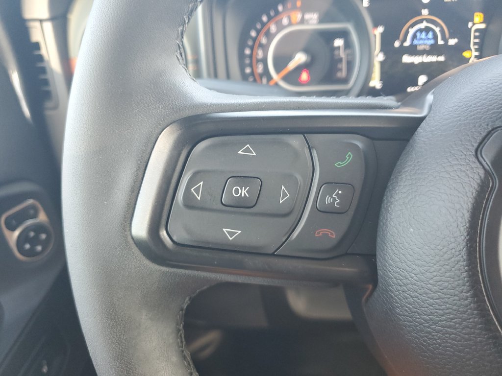 Used 2025 Jeep Gladiator Mojave AWD/4WD image 22