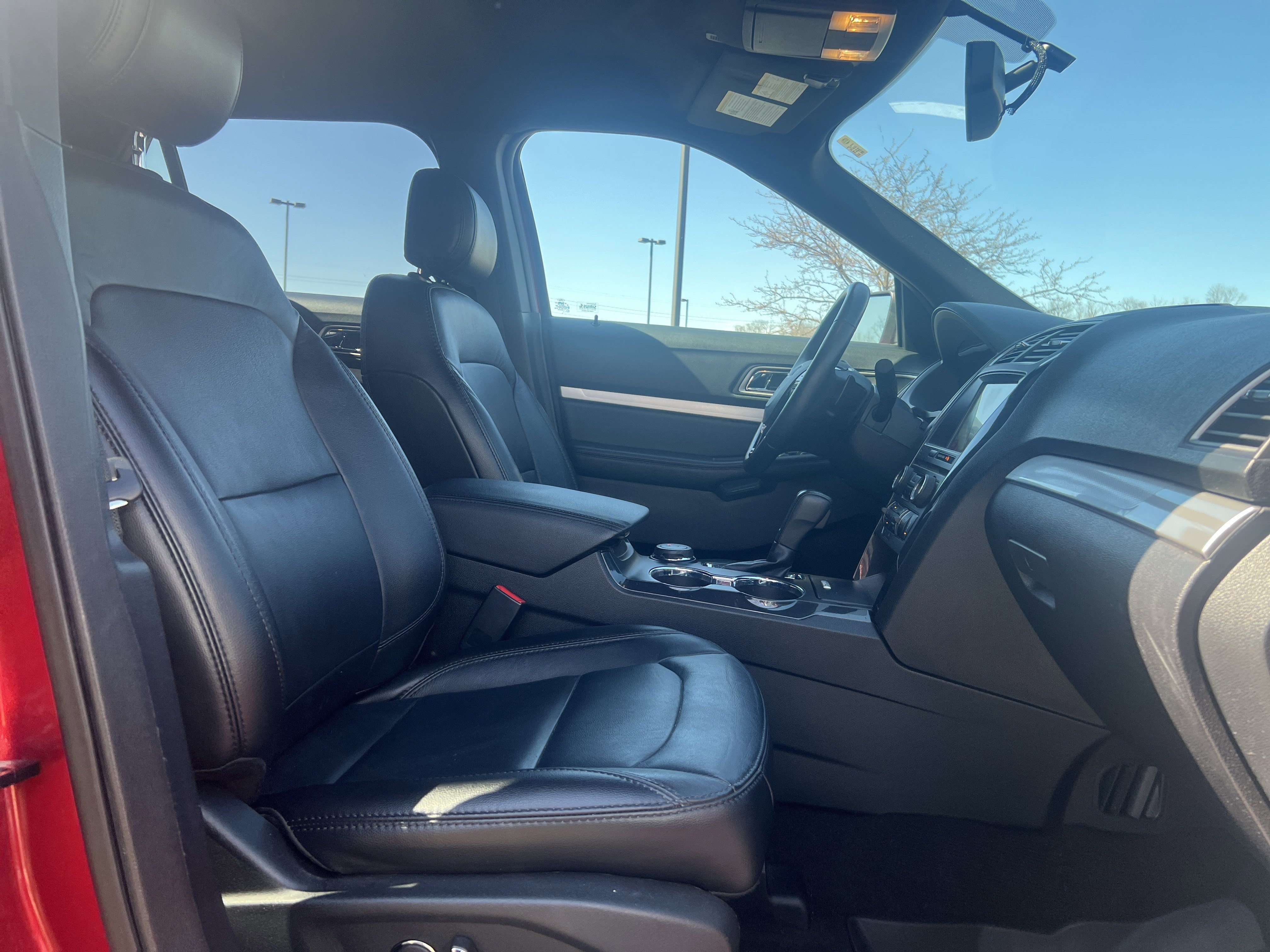 Used 2017 Ford Explorer XLT w/ Equipment Group 202A image 21