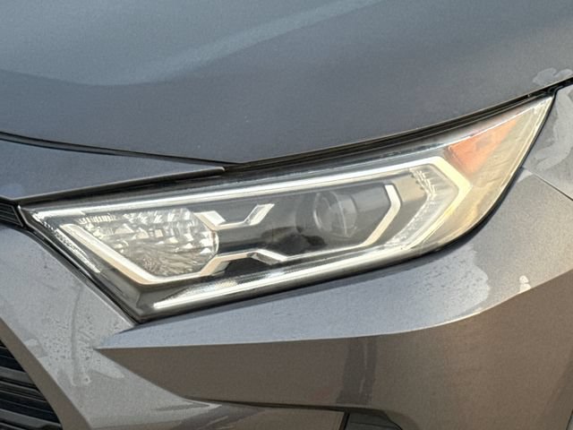 Used 2019 Toyota RAV4 XLE w/ Convenience Package AWD/4WD image 4