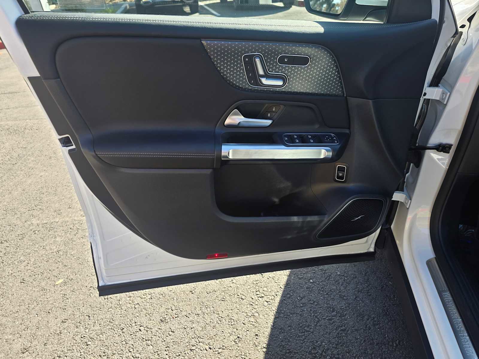 Used 2025 Mercedes-Benz GLB 250 GLB 250 image 24