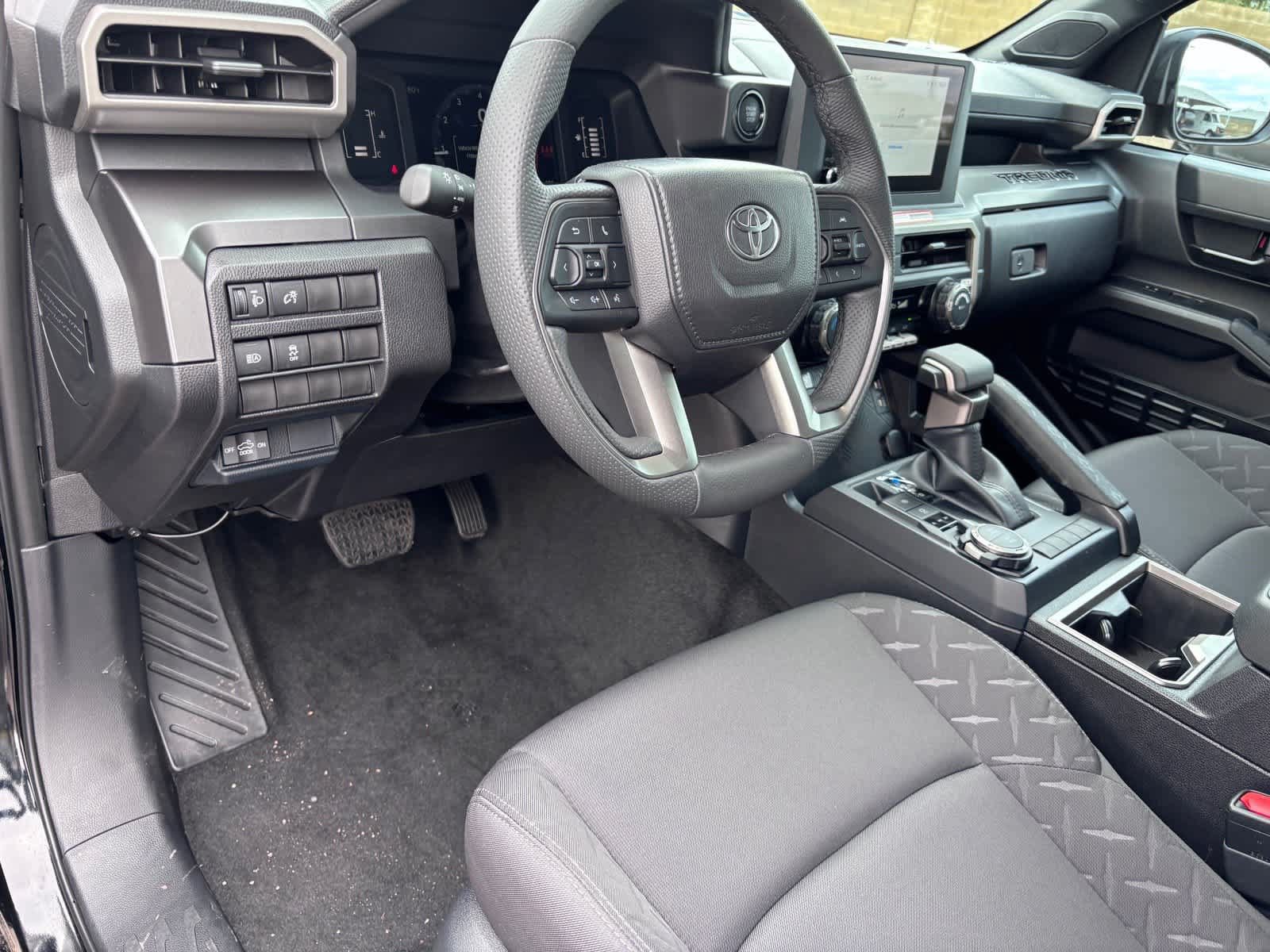 Used 2026 Toyota Tacoma SR5 w/ SR5 Upgrade Package AWD/4WD image 15