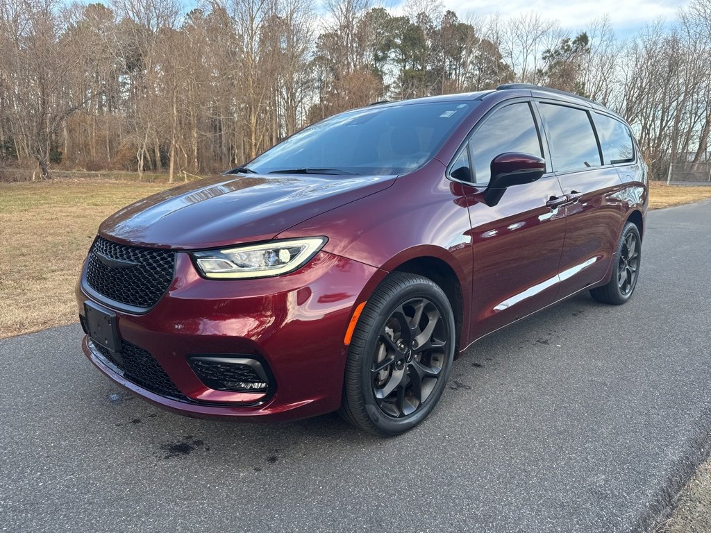 Used 2023 Chrysler Pacifica Touring-L w/ S Appearance Package image 12