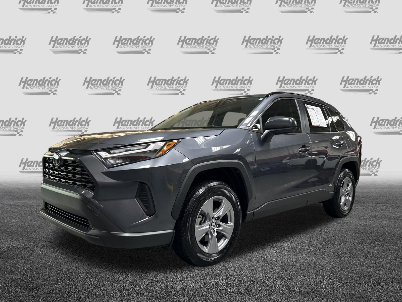 Used 2025 Toyota RAV4 LE AWD/4WD image 5