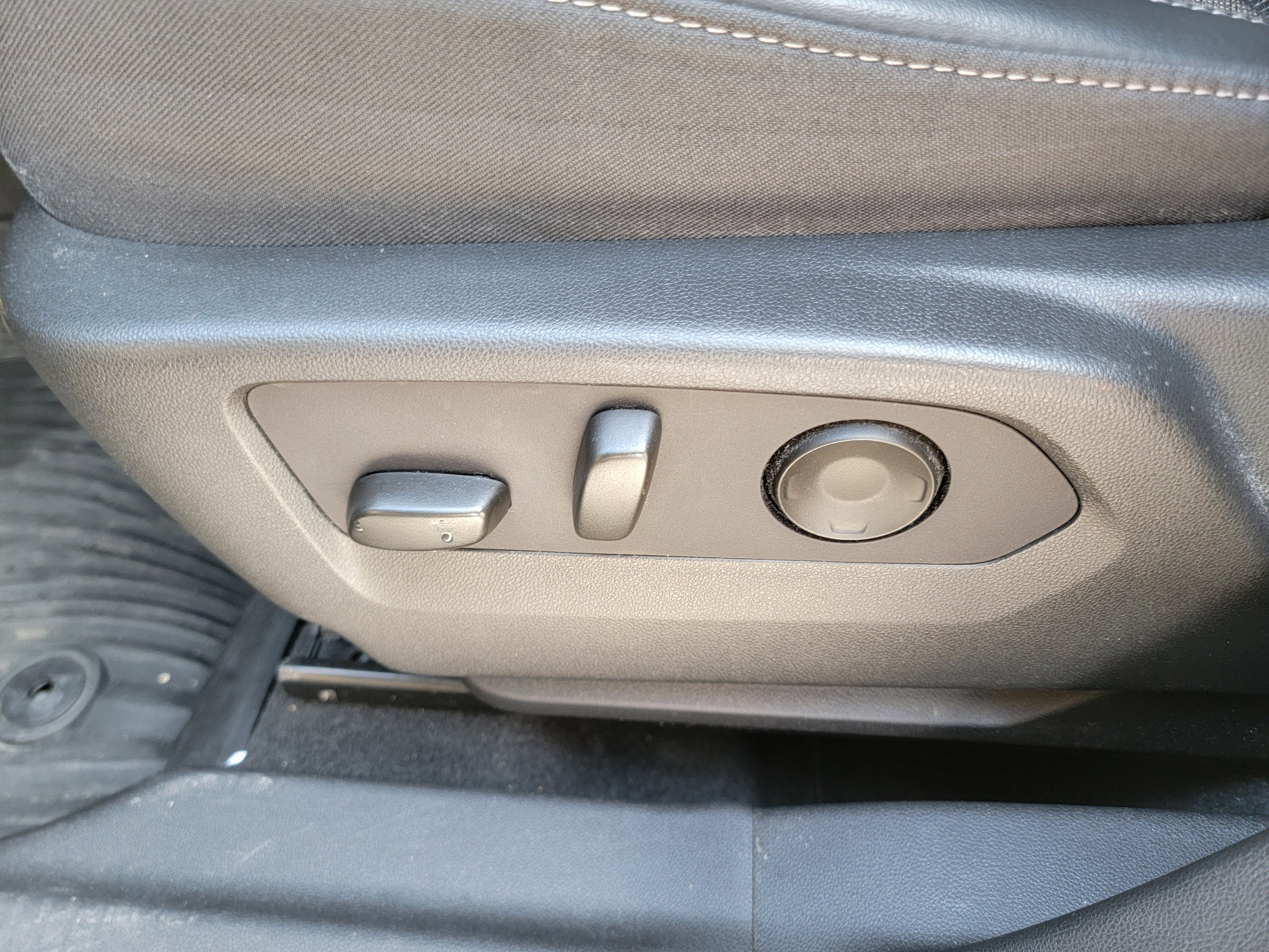 Used 2022 Buick Envision Preferred FWD image 15