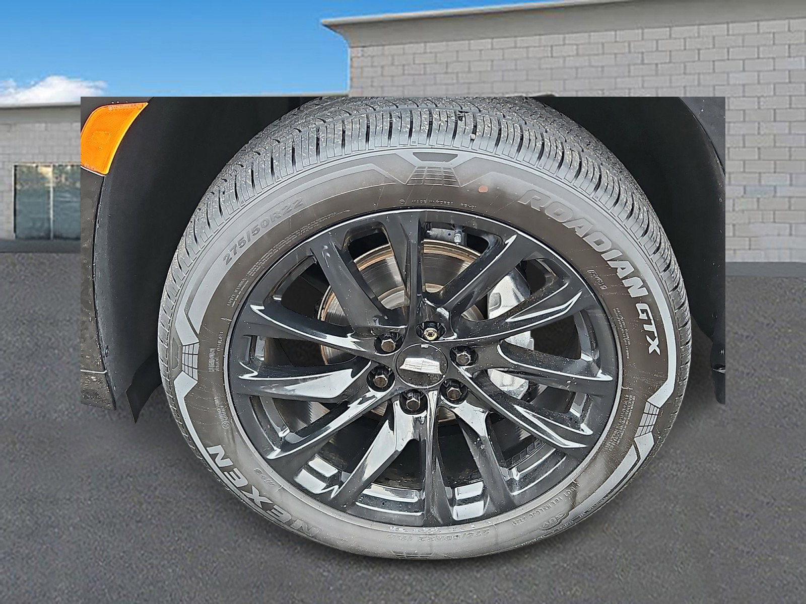 Used 2023 Cadillac Escalade Sport Platinum w/ LPO, ONYX Package image 8