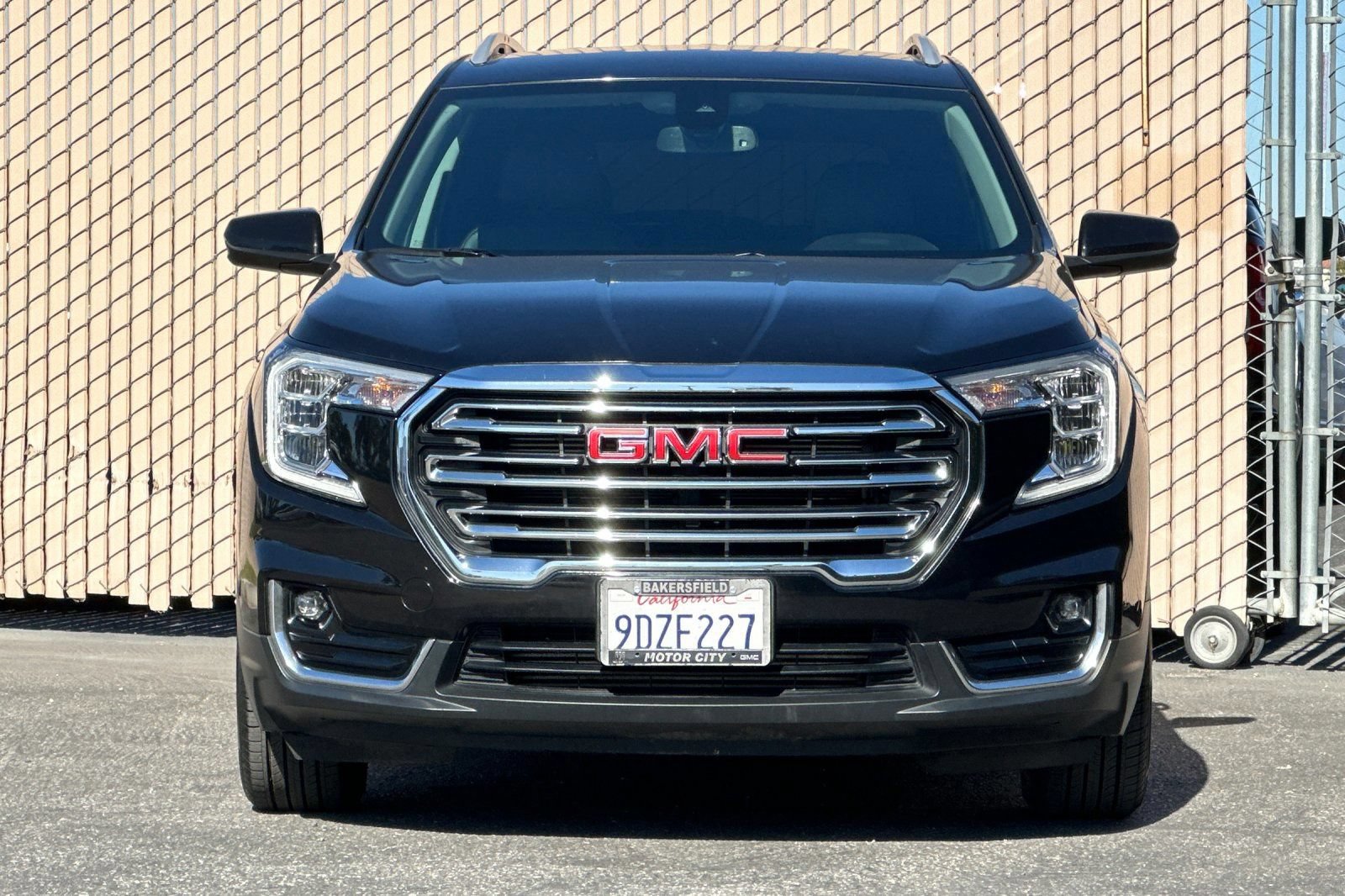 Certified 2023 GMC Terrain SLT w/ LPO, Cargo Package FWD image 9