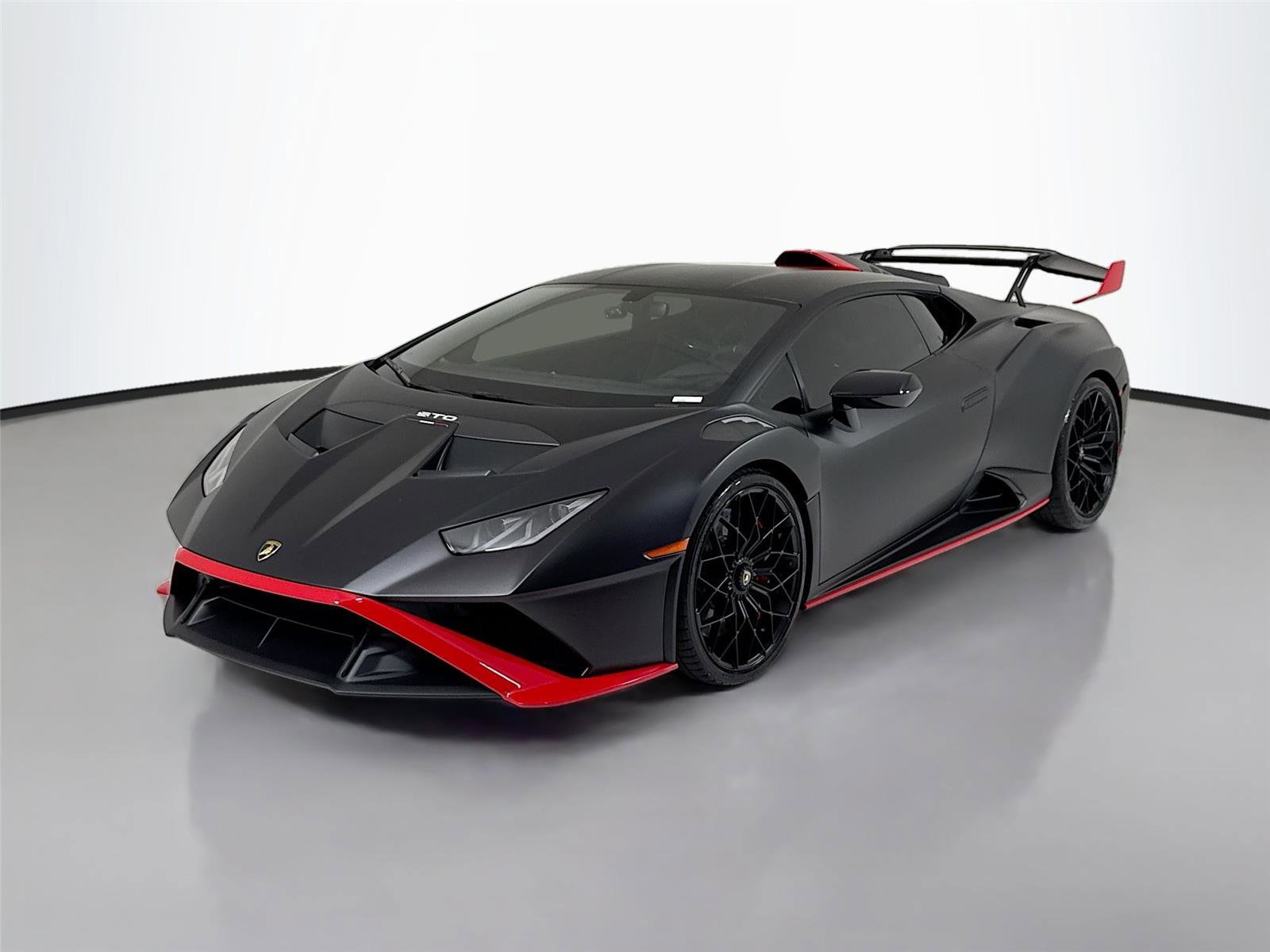 Used 2022 Lamborghini Huracan STO RWD image 10