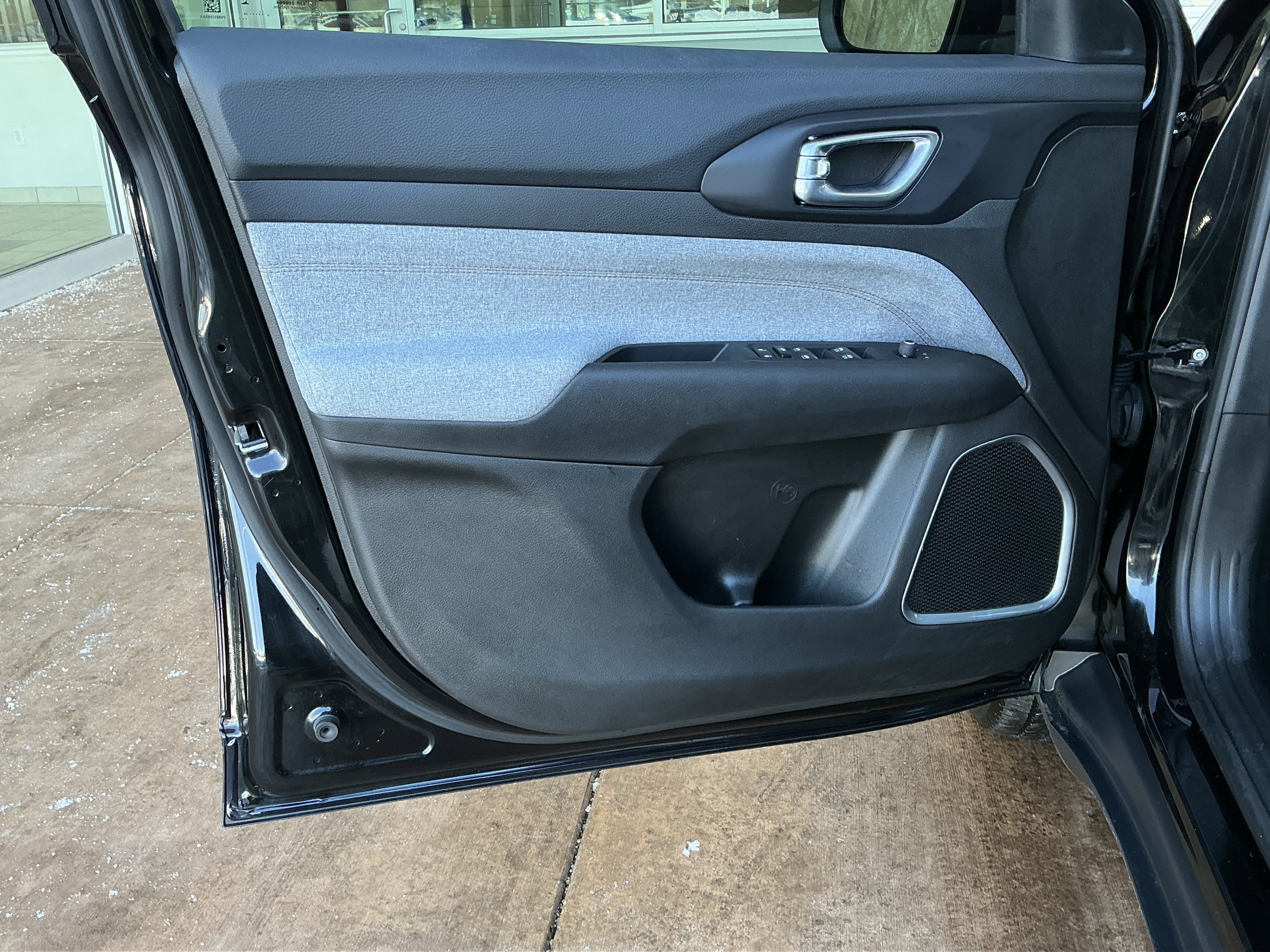 Used 2024 Jeep Compass Latitude image 14