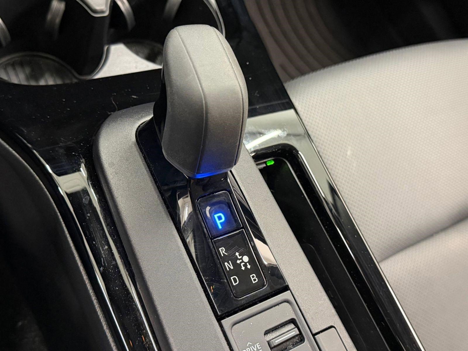 Used 2023 Toyota Prius XLE AWD/4WD image 14
