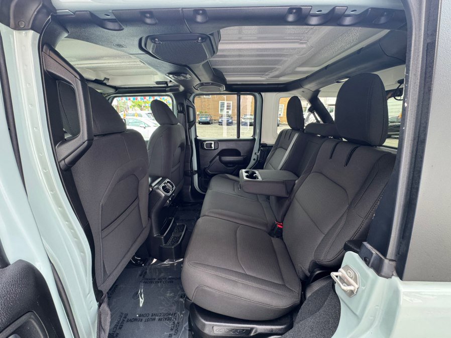 Used 2023 Jeep Wrangler Unlimited w/ Cold Weather Group AWD/4WD image 11