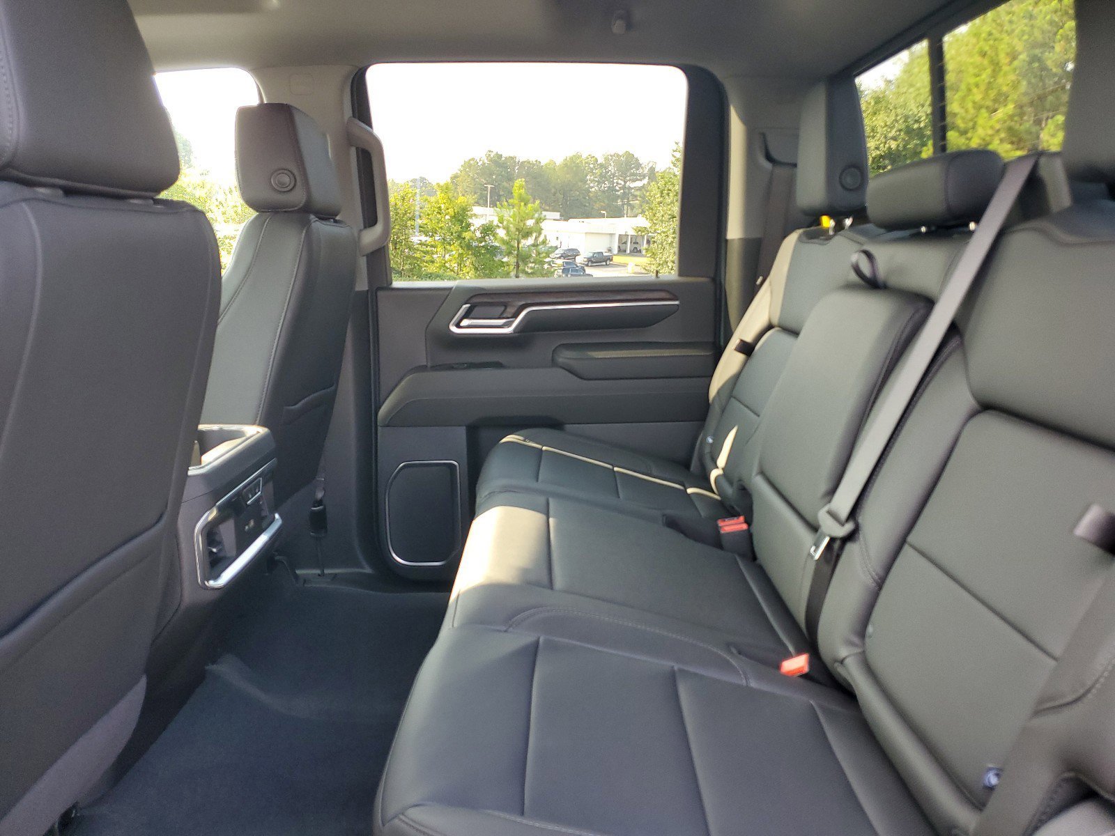 New 2025 GMC Sierra 2500 SLT w/ SLT Premium Package image 13