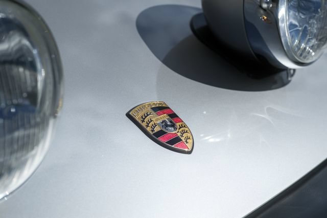 Used 1989 Porsche 911 Carrera RWD image 15
