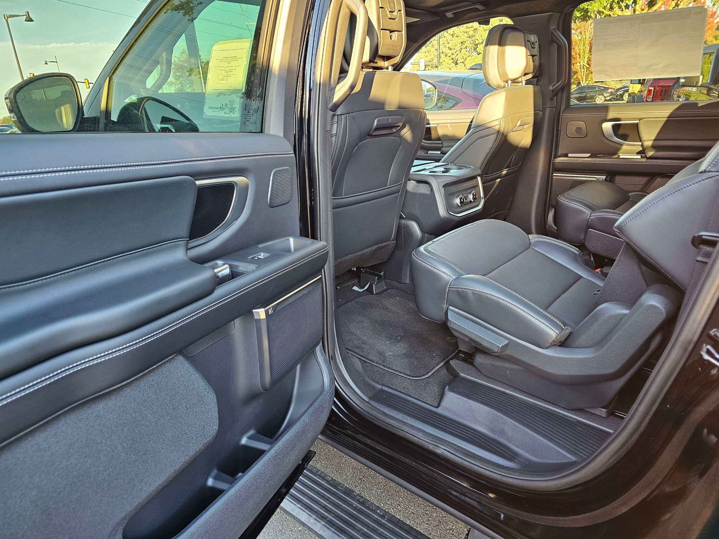 New 2026 Ford Expedition Max Platinum w/ Stealth Performance Package AWD/4WD image 10