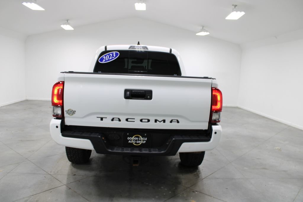 Used 2023 Toyota Tacoma TRD Off-Road w/ Technology Package AWD/4WD image 8