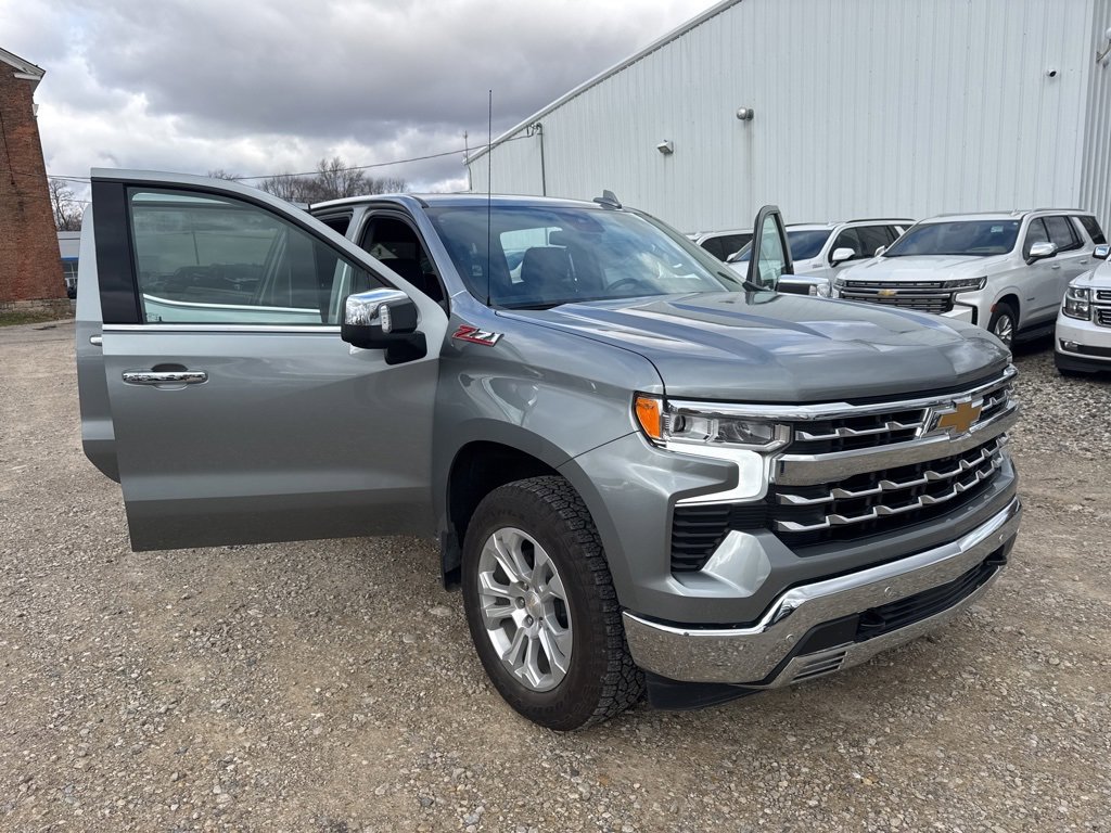 Used 2023 Chevrolet Silverado 1500 LTZ w/ LTZ Premium Package image 45