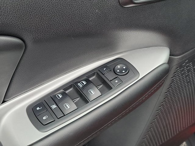 Used 2018 Dodge Journey SE FWD image 16