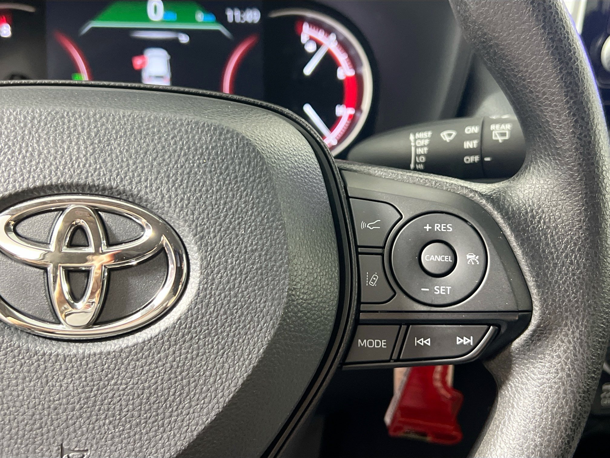 Used 2025 Toyota RAV4 LE FWD image 19