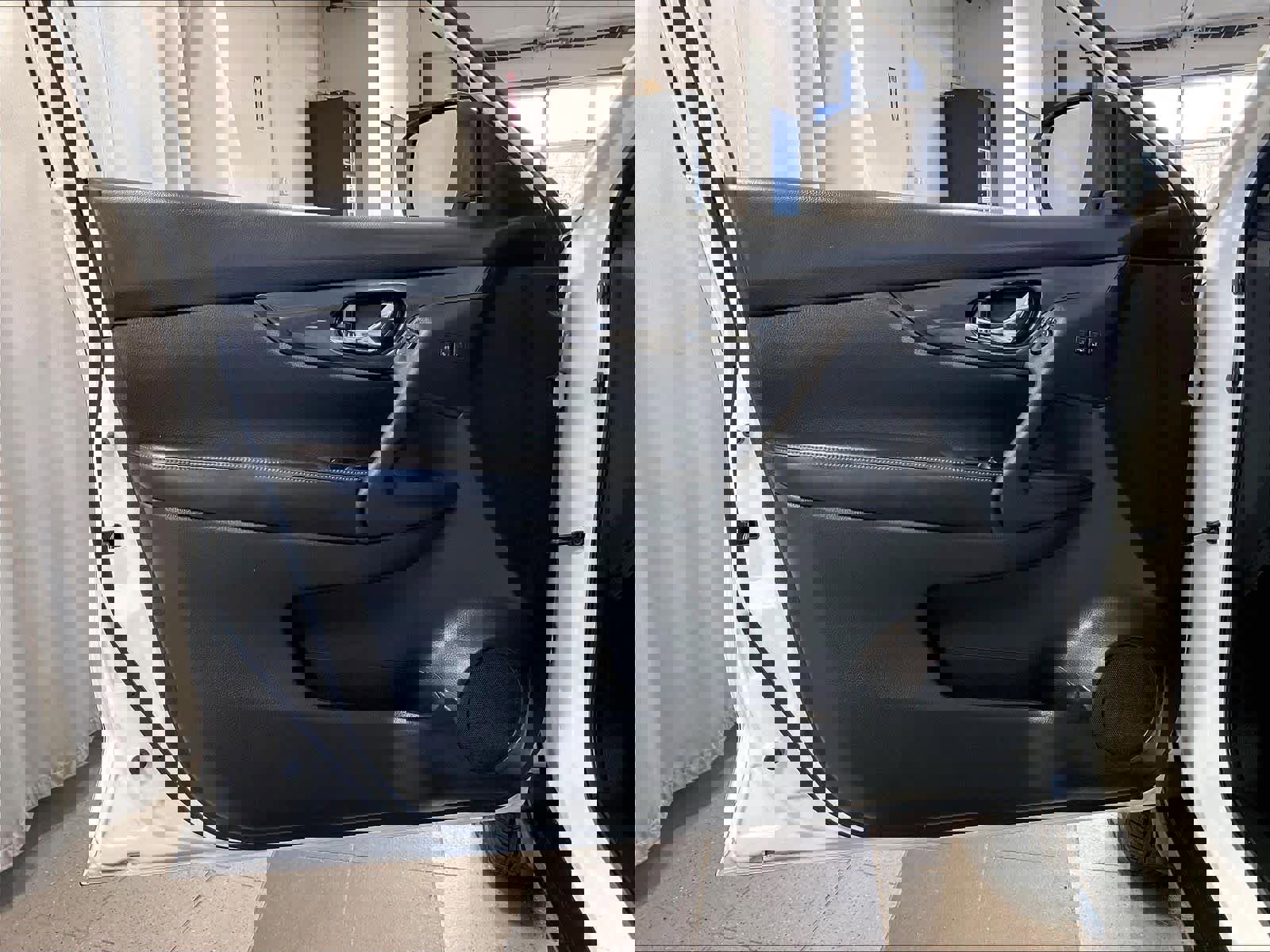 Used 2018 Nissan Rogue SV w/ Premium Package AWD/4WD image 9