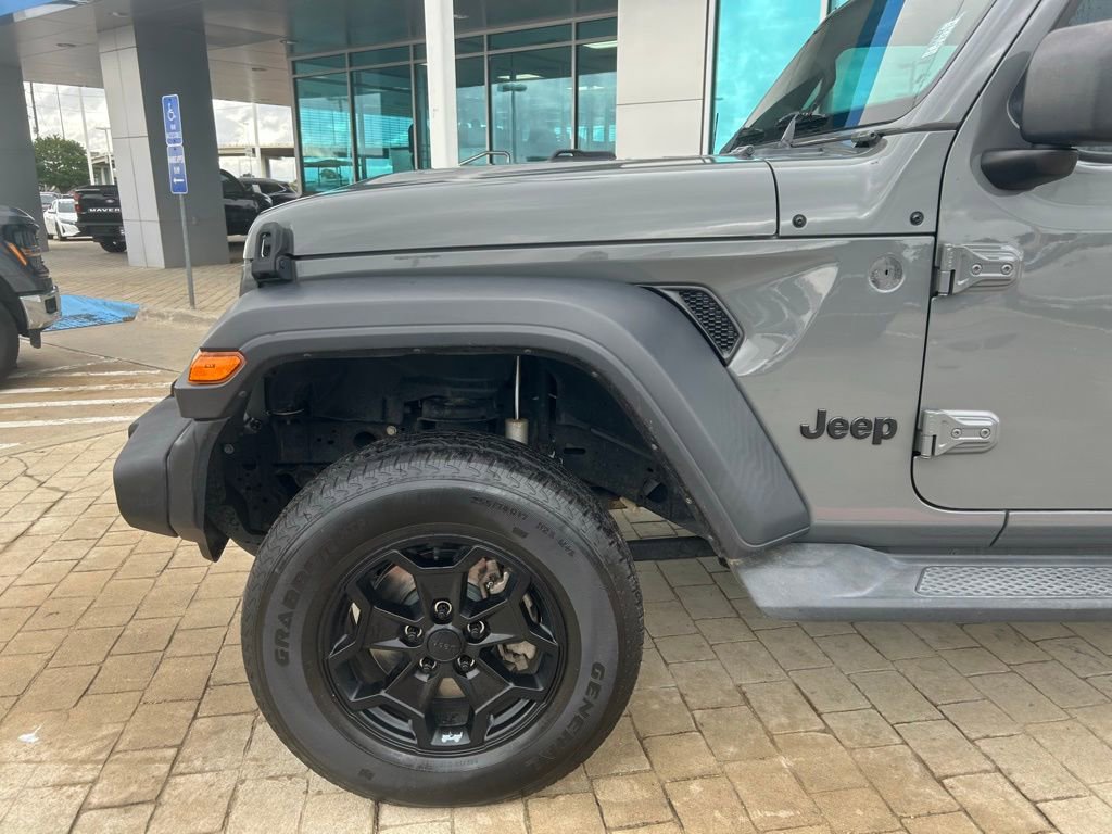 Used 2020 Jeep Gladiator Sport w/ Quick Order Package 24S AWD/4WD image 2