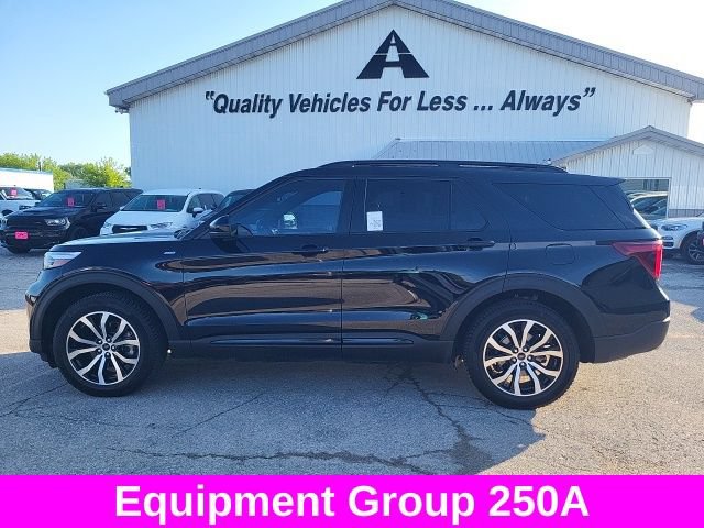 Used 2023 Ford Explorer ST-Line w/ Class IV Trailer Tow Package AWD/4WD image 32