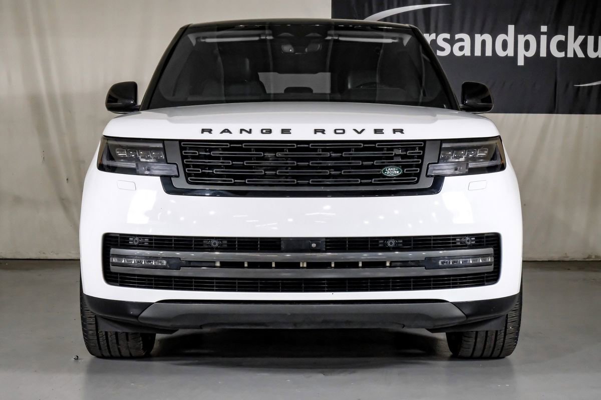 Used 2024 Land Rover Range Rover SE image 3