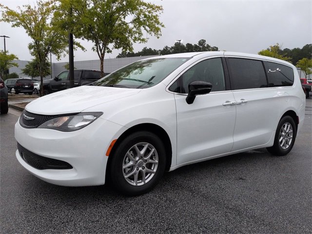 New 2025 Chrysler Voyager LX image 7