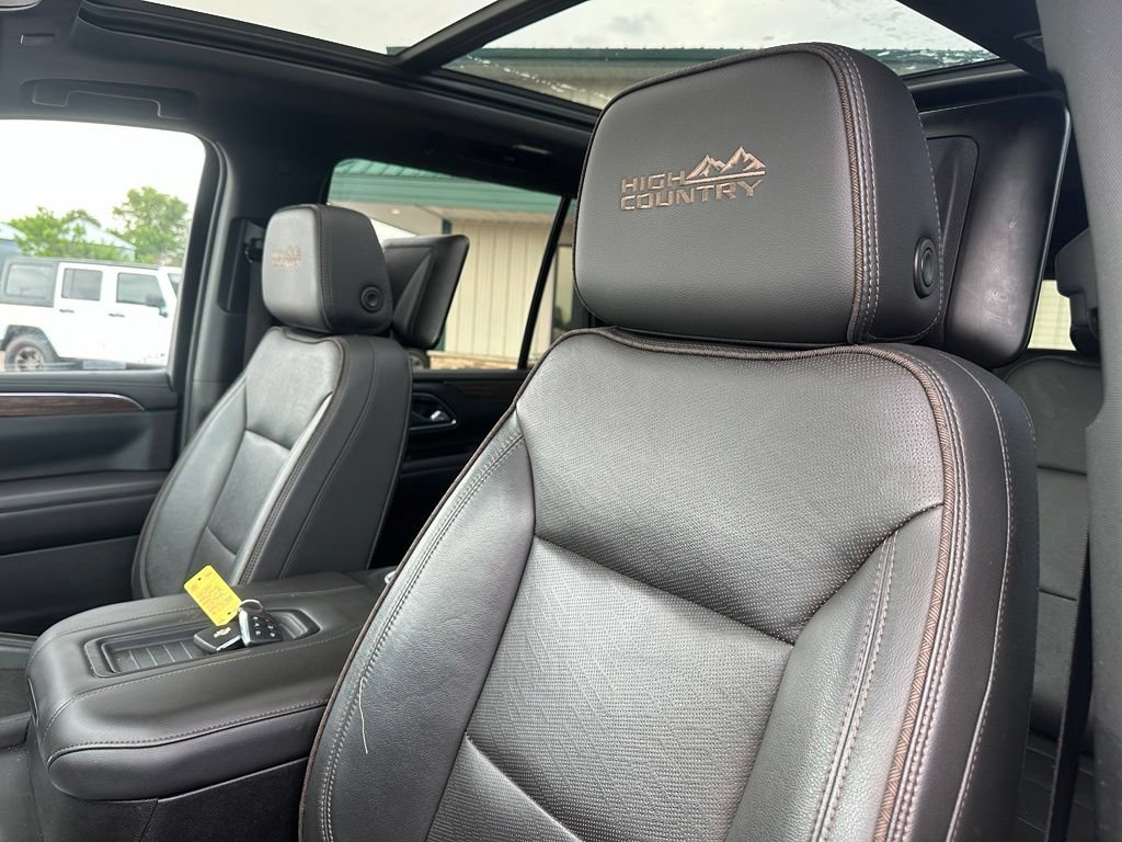 Used 2021 Chevrolet Tahoe High Country w/ Premium Package AWD/4WD image 3