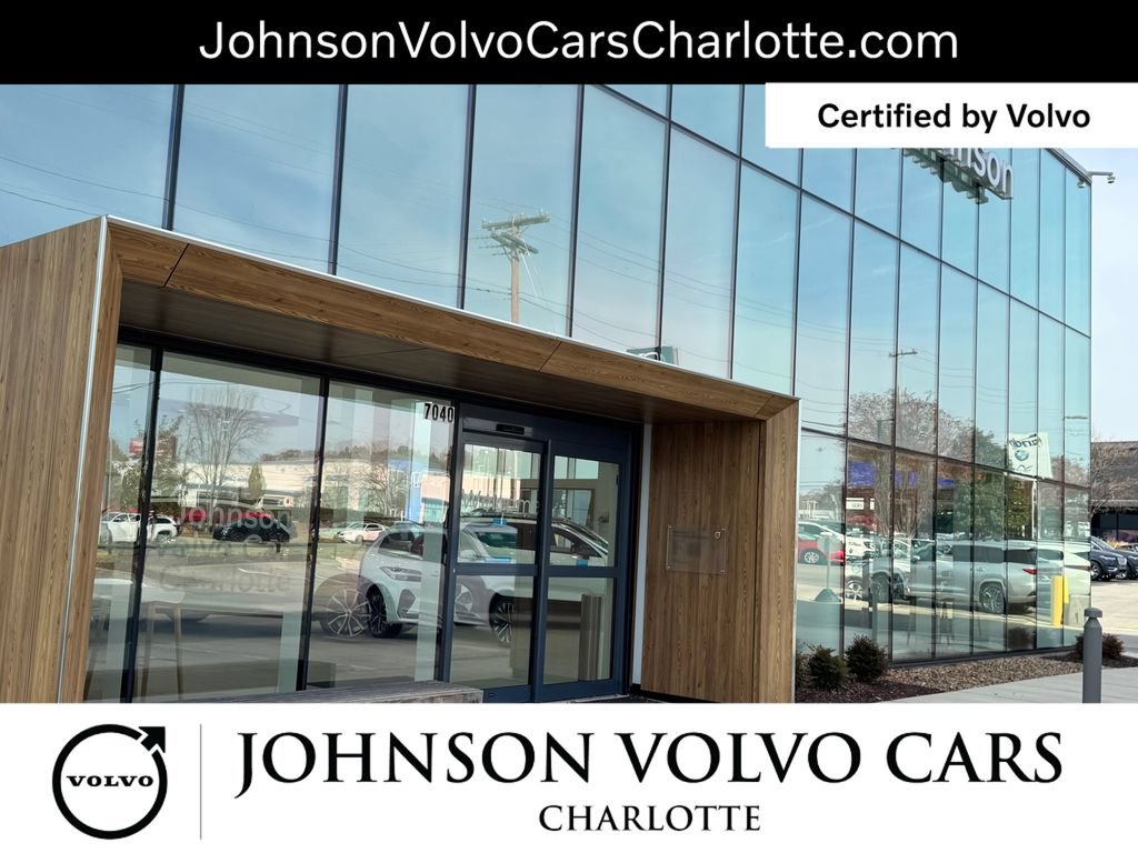 Certified 2025 Volvo V60 B5 Cross Country Plus AWD/4WD image 9