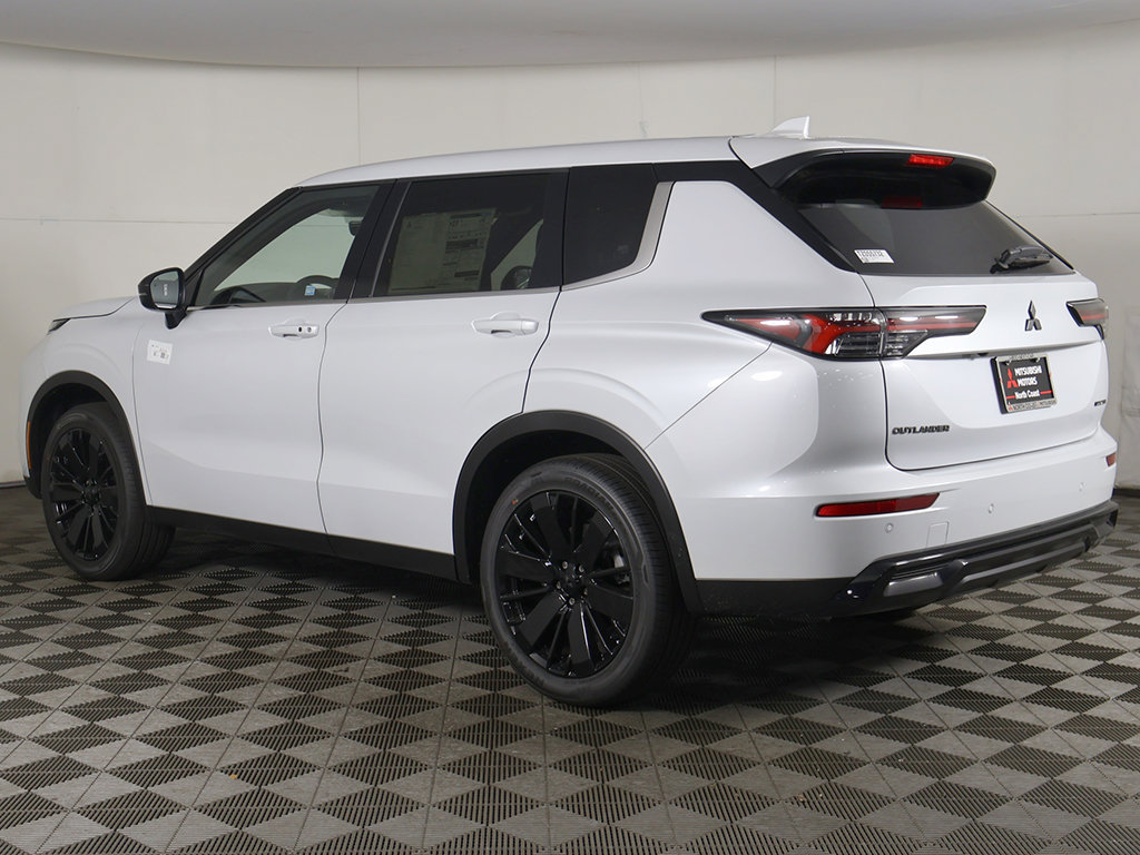New 2026 Mitsubishi Outlander LE AWD/4WD image 9