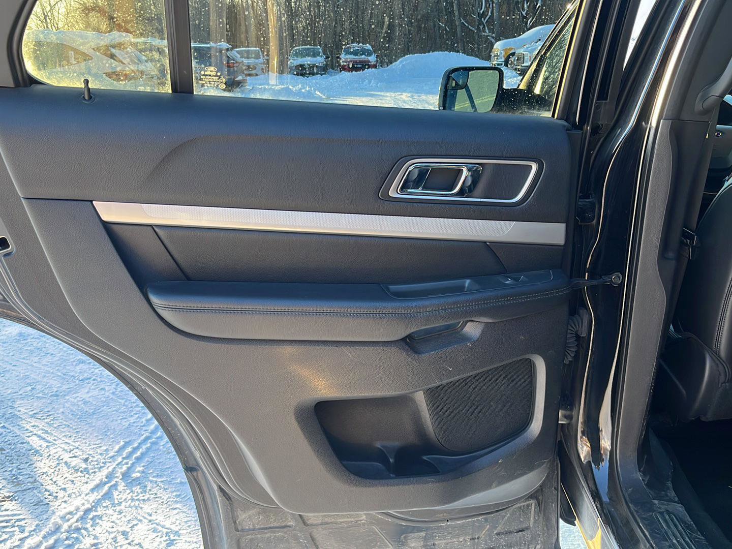 Used 2016 Ford Explorer XLT w/ Equipment Group 202A image 21