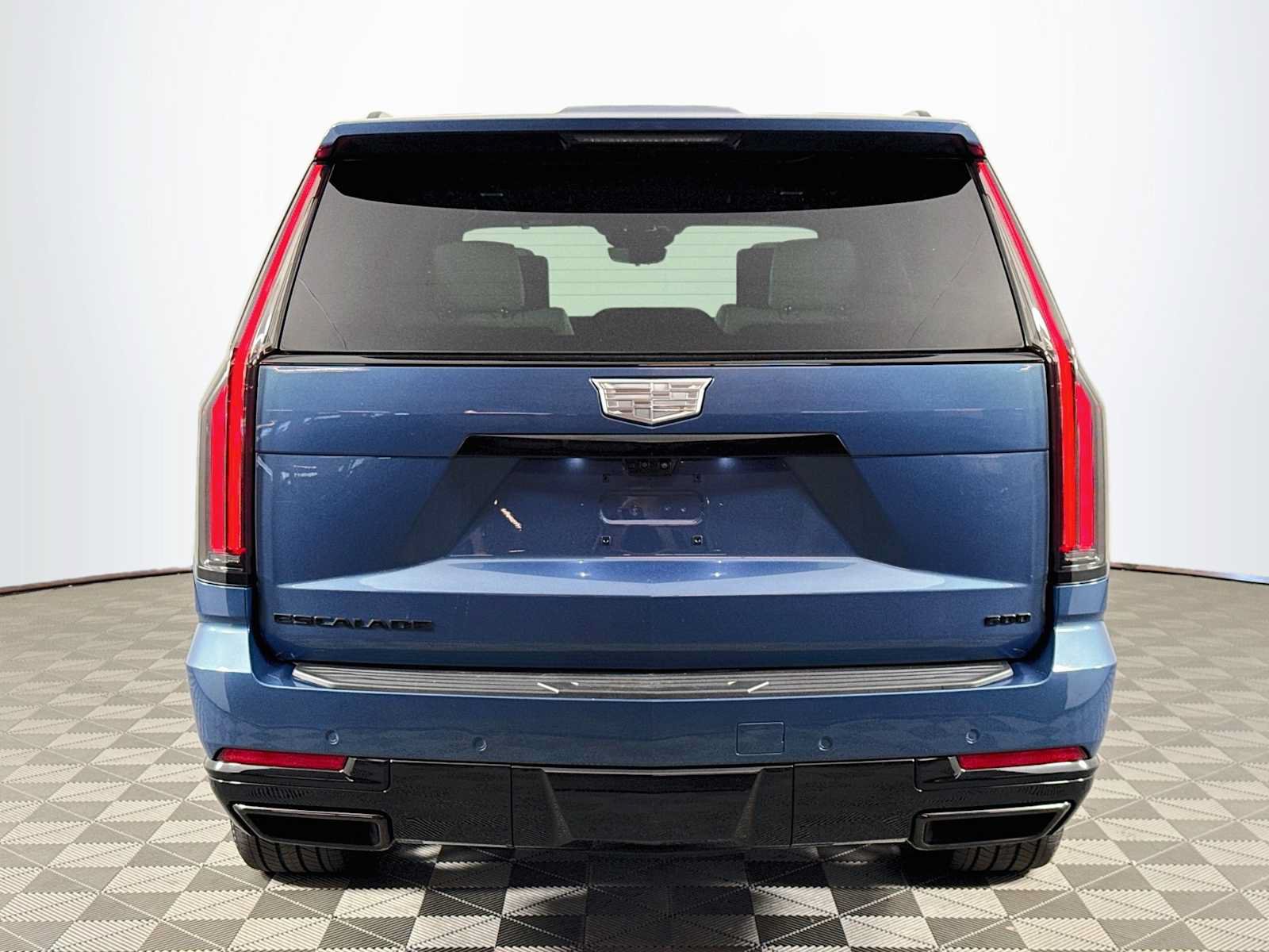 Used 2025 Cadillac Escalade Sport Platinum w/ LPO, ONYX Package AWD/4WD image 6
