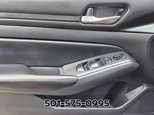 Used 2024 Nissan Altima 2.5 SV FWD image 30