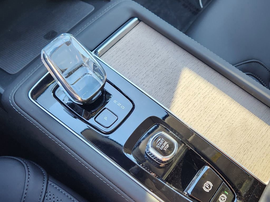 New 2026 Volvo XC90 T8 Plus w/ Protection Package Premier image 10