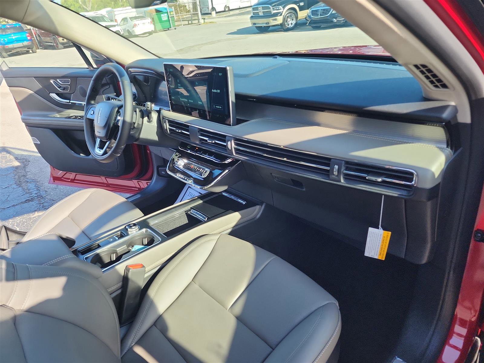 New 2025 Lincoln Corsair Premiere w/ Equipment Group 101A image 21