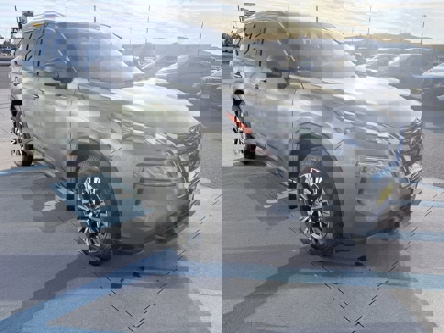 Certified 2021 Nissan Rogue SV w/ Premium Package image 3