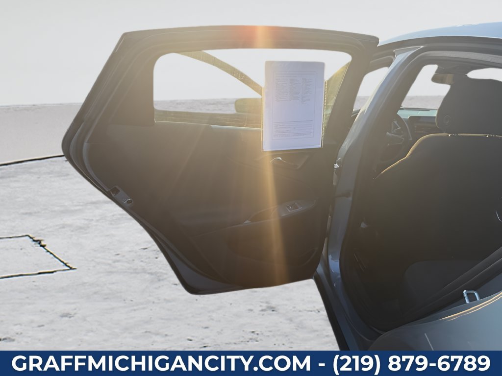 Used 2024 Chevrolet Malibu LT FWD image 19