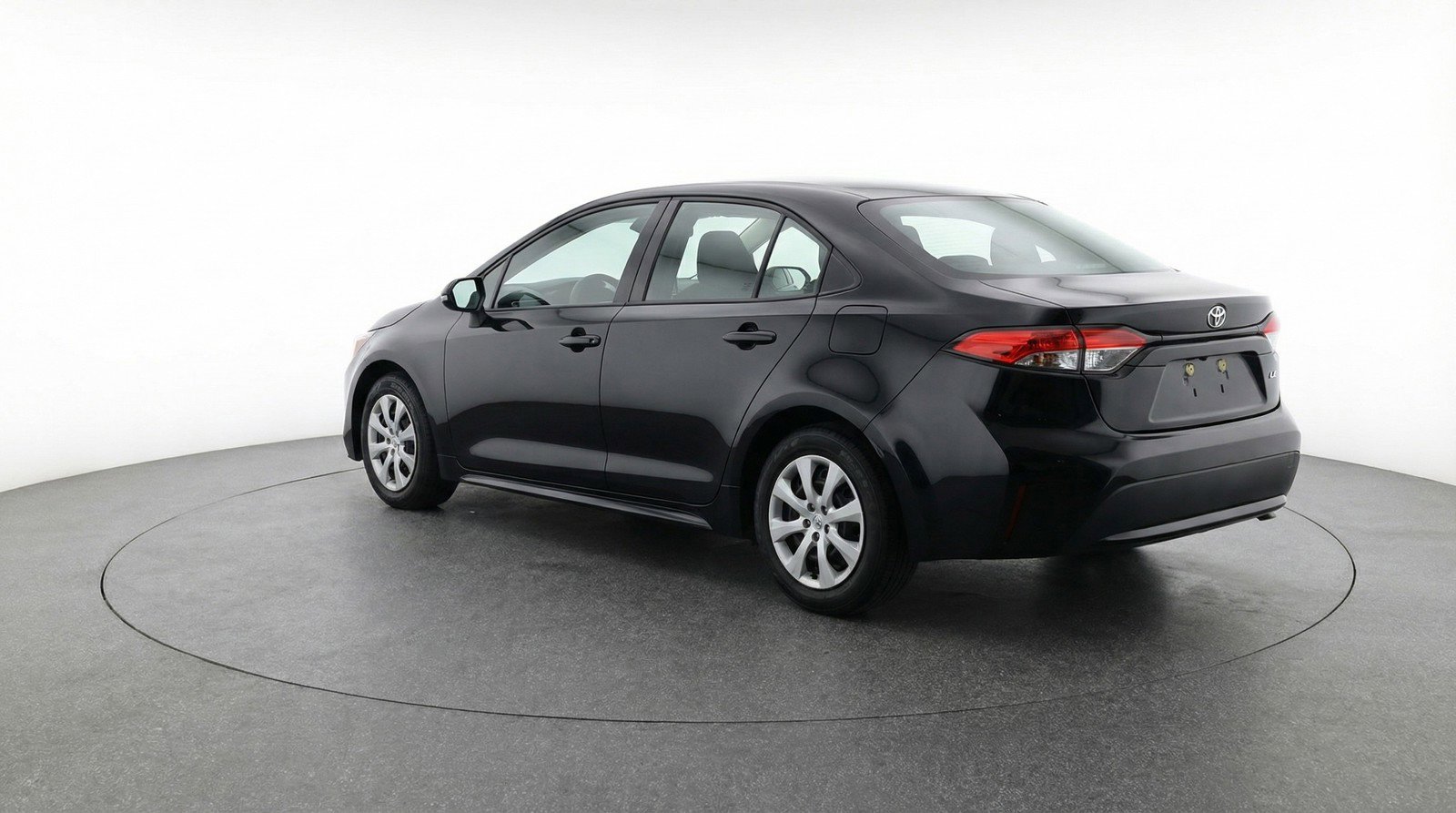 Used 2025 Toyota Corolla LE image 6