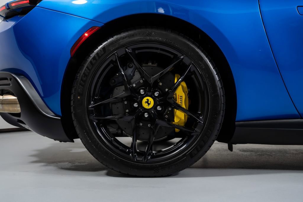 Used 2025 Ferrari Roma Spider RWD image 21