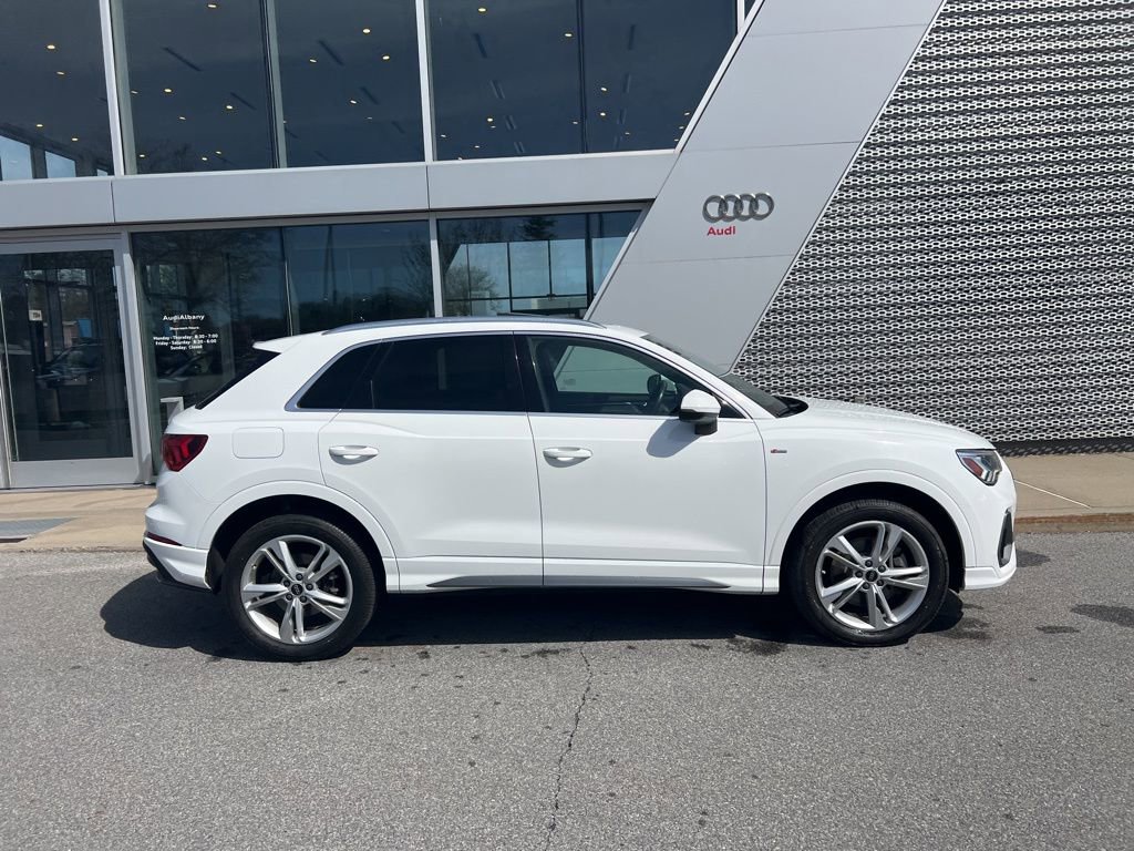 Used 2021 Audi Q3 2.0T Premium Plus w/ Premium Plus Package image 15