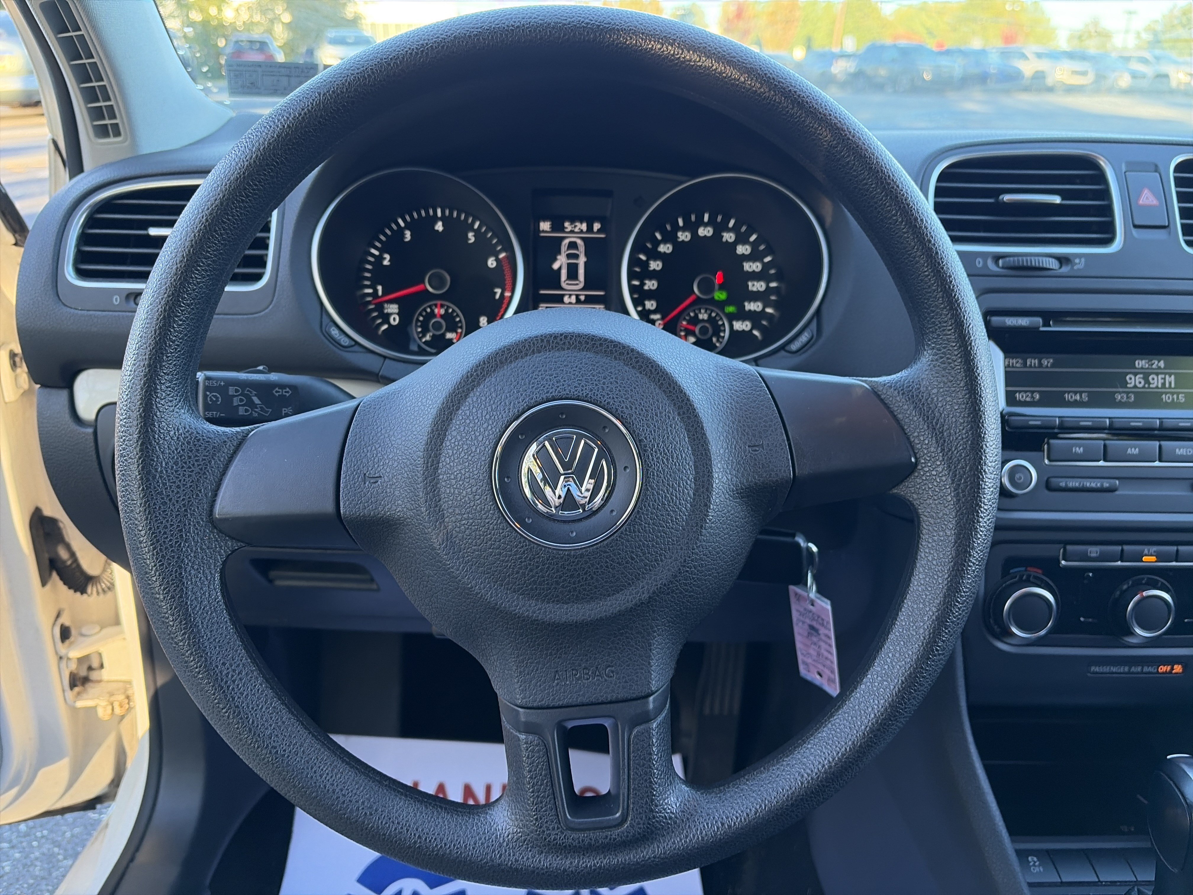 Used 2014 Volkswagen Golf 4-Door FWD image 22