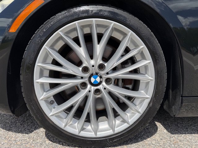 Used 2011 BMW 335i Convertible image 9