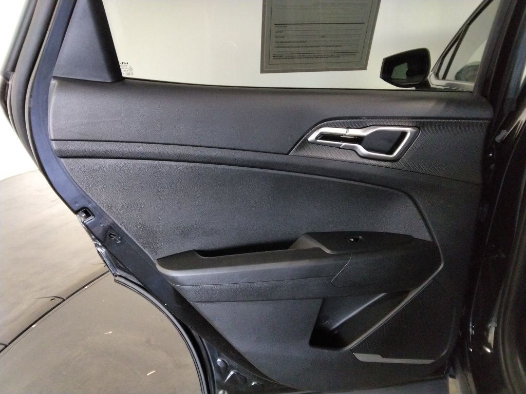 Used 2024 Kia Sportage LX image 29