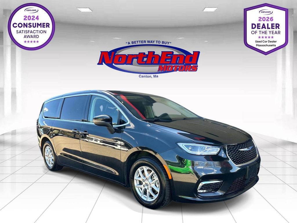 Used 2023 Chrysler Pacifica Touring-L