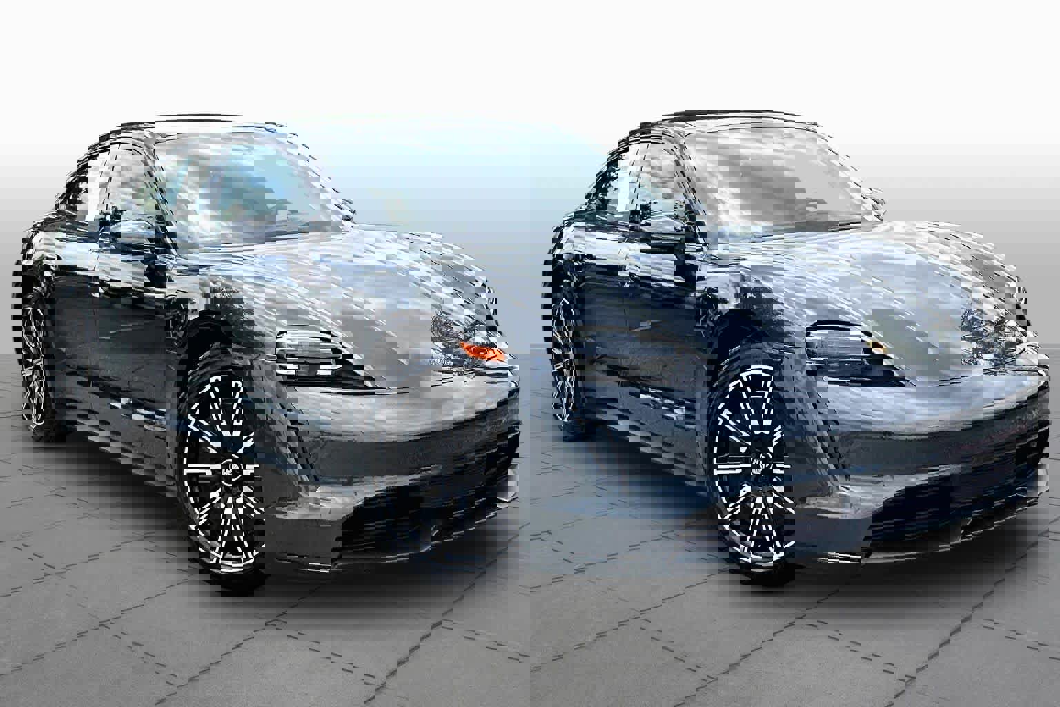 Used 2023 Porsche Taycan image 2