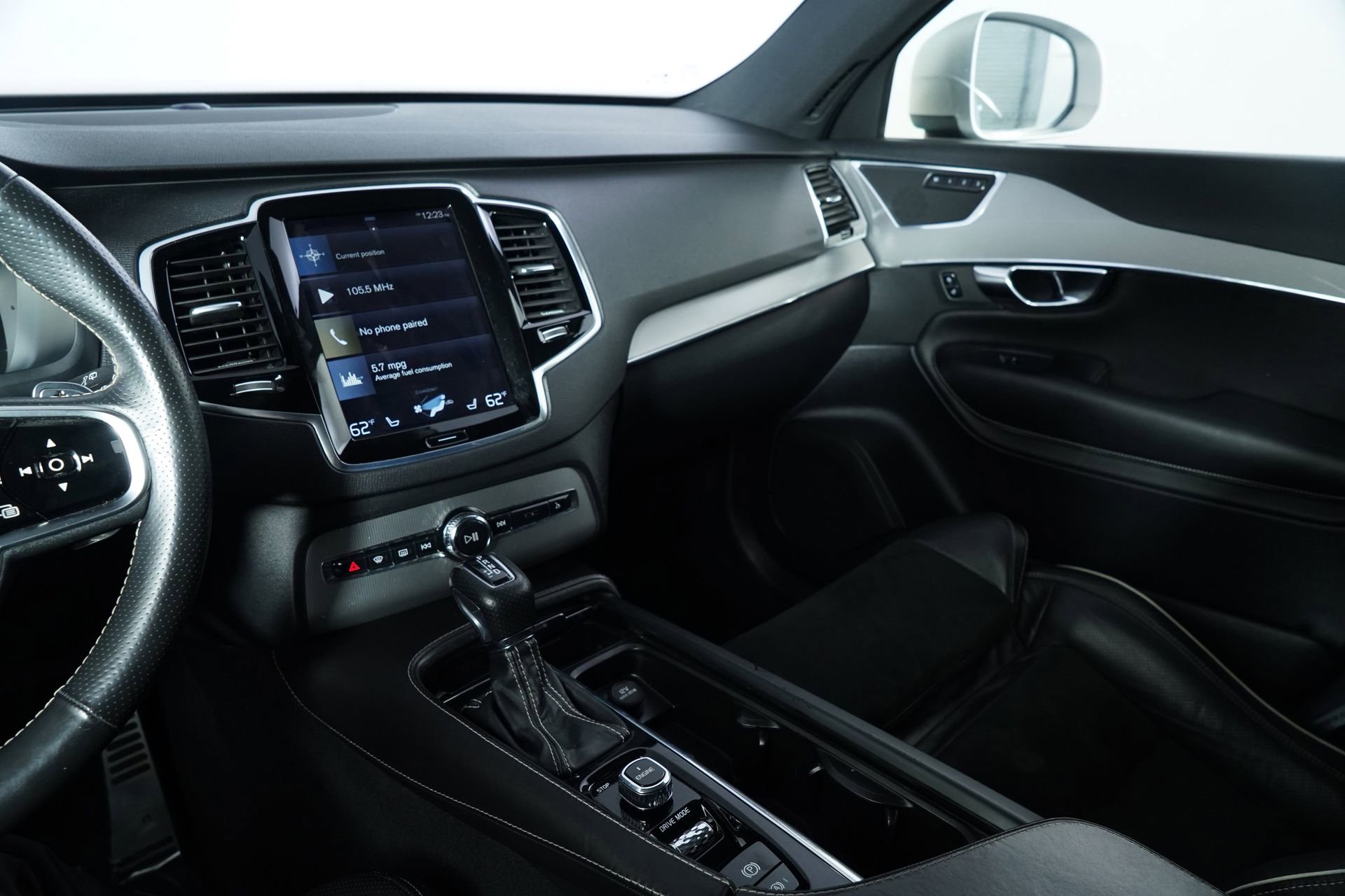 Used 2016 Volvo XC90 T6 R-Design w/ Protection Package Plus image 30