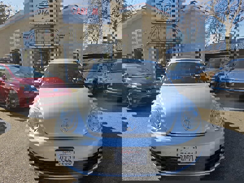 Used 2014 Volkswagen Beetle 2.5 image 2